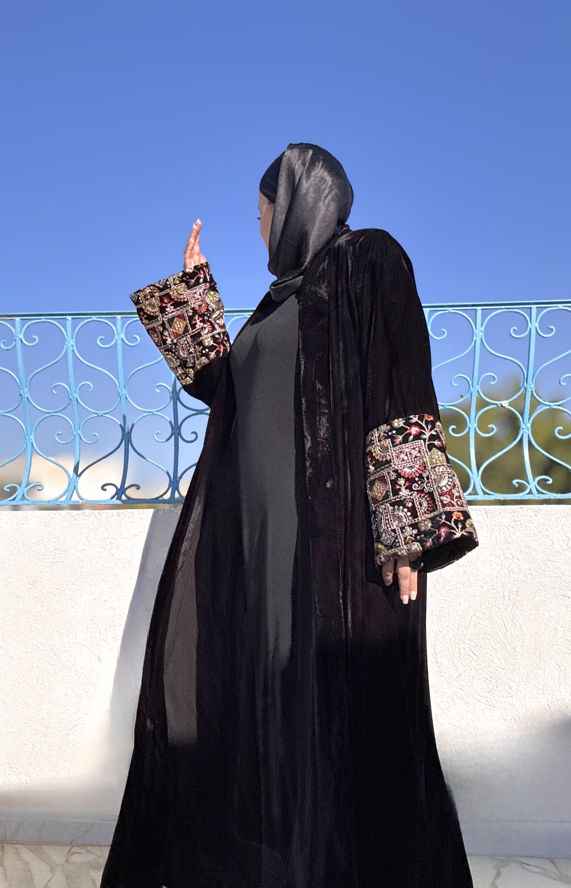 Abaya Amira