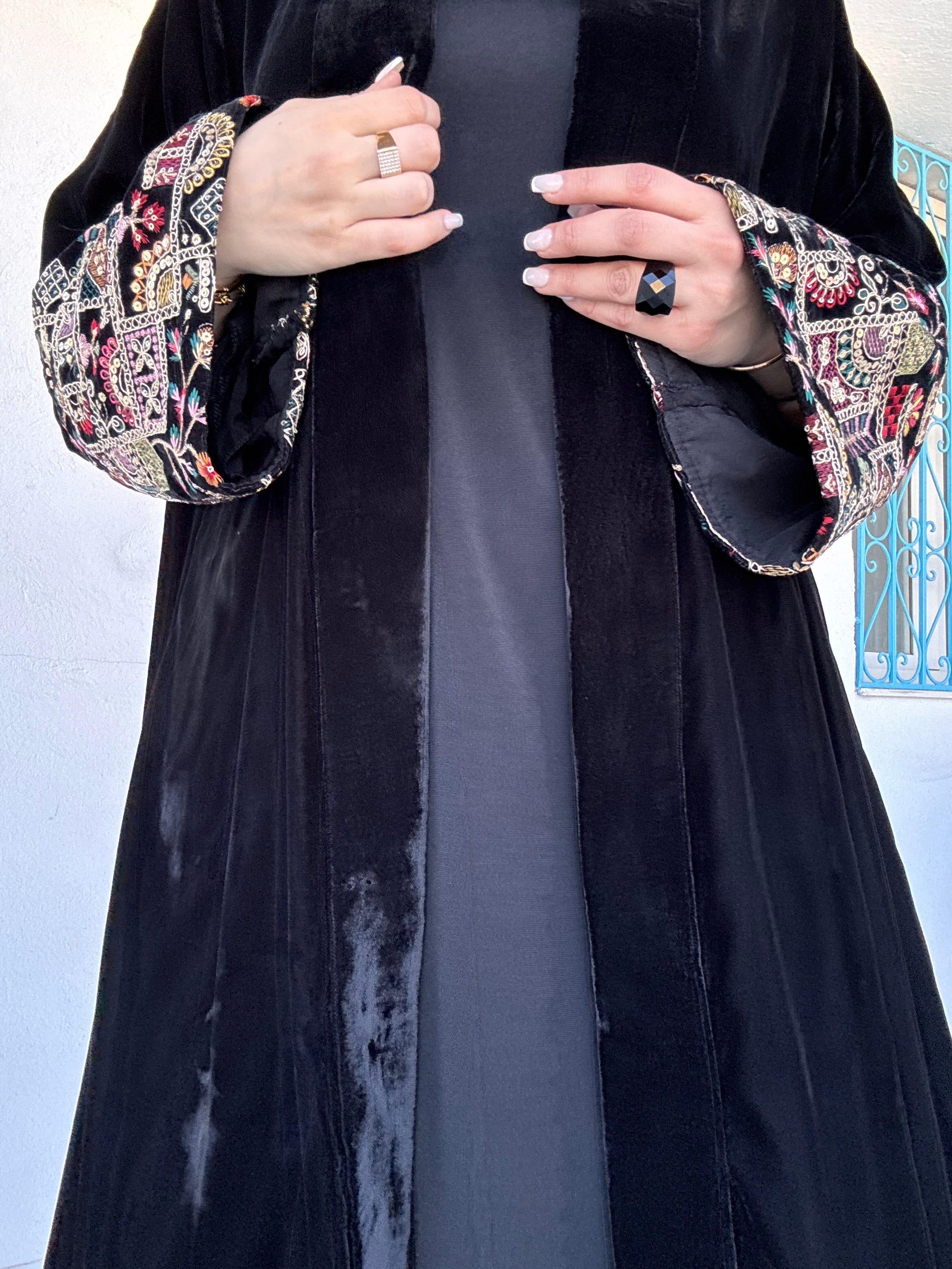 Abaya Amira